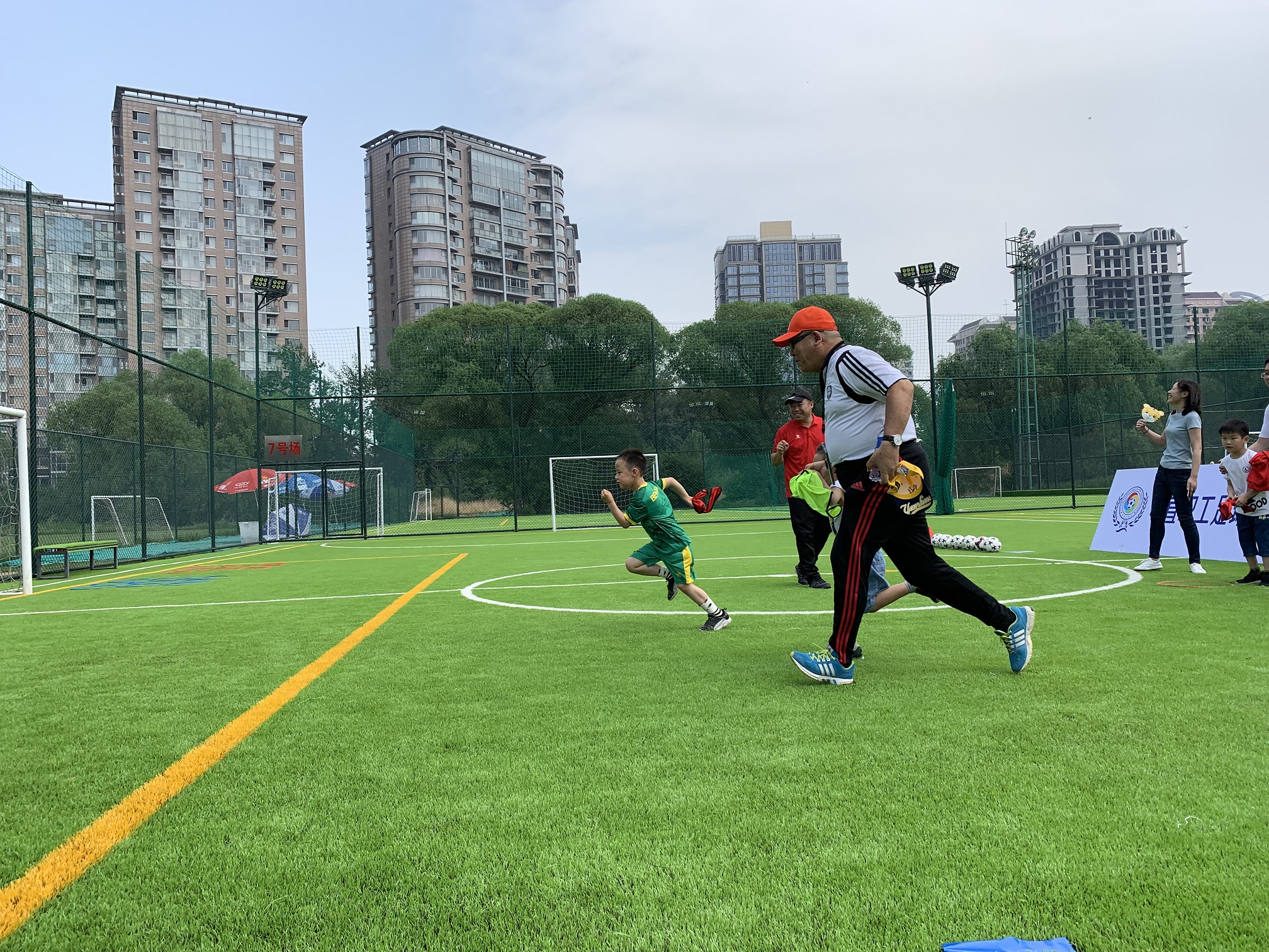 多彩活动庆六一,多彩六一的活动400字