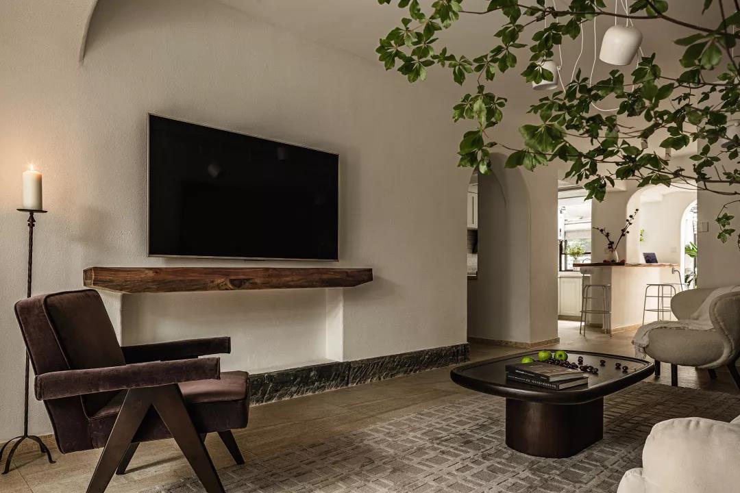 「恋·家」90后花艺师的森系生活，在洞穴里建花房