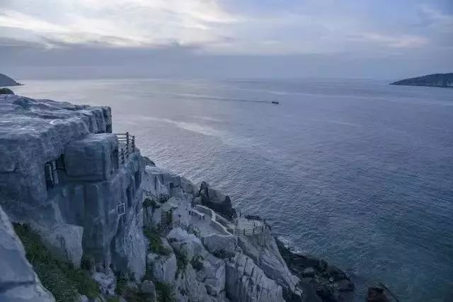 中国版圣托里尼，就在南麂岛！住一次悬崖洞穴酒店