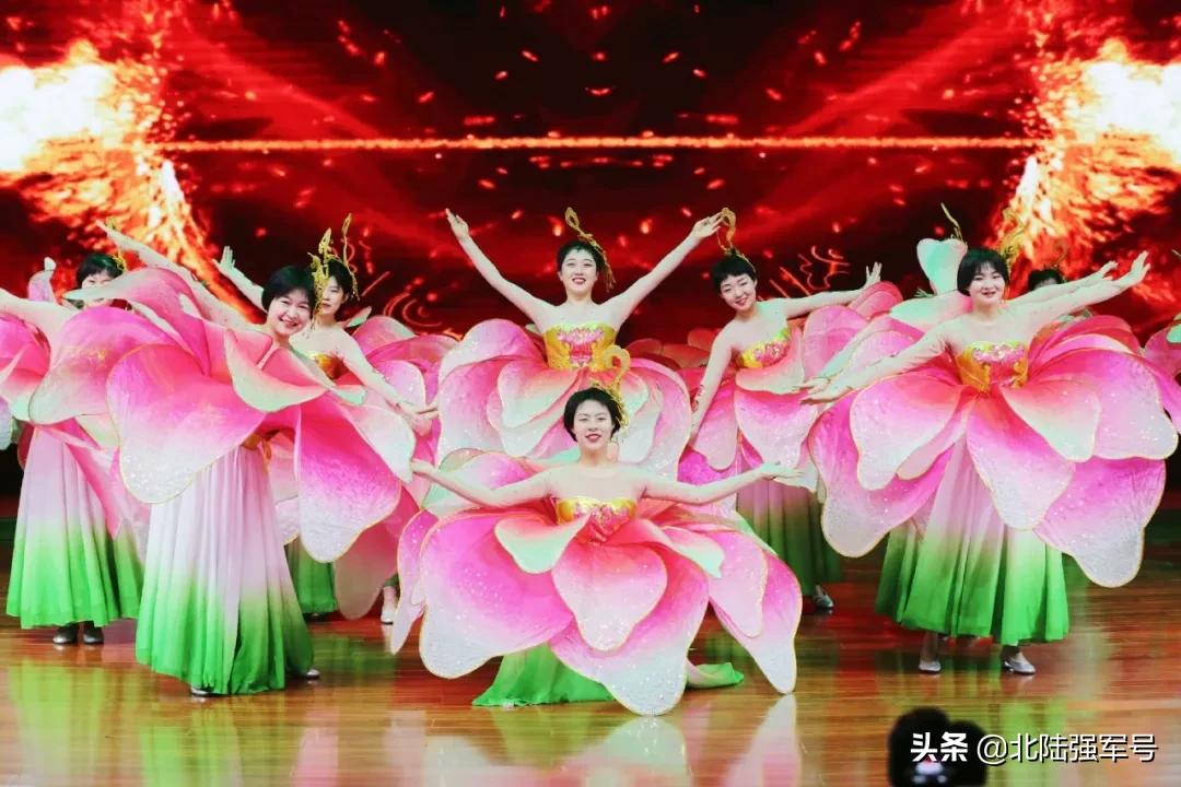 军营春晚嗨翻全场,军营春晚众星闪耀你喜欢哪一款