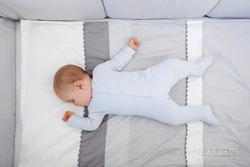 扁头偏头怎么睡回来,头型扁头歪头影响智力吗