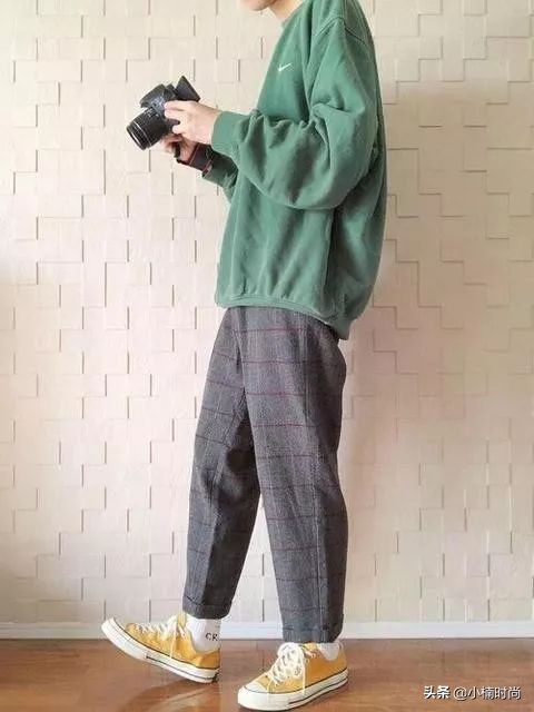 男生高级感墨绿色穿搭,穿搭墨绿色搭什么颜色比较高级