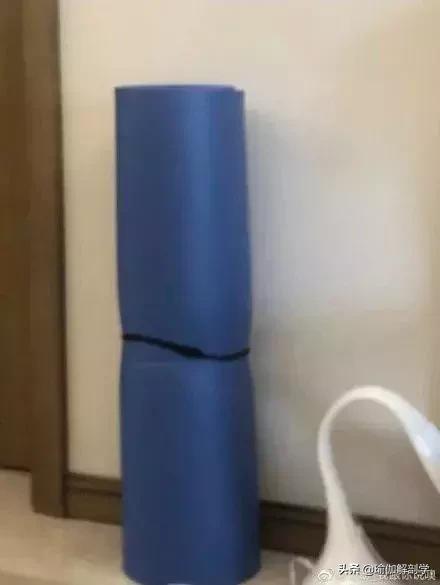 每个家里都有瑜伽垫,每个家庭都有个瑜伽垫