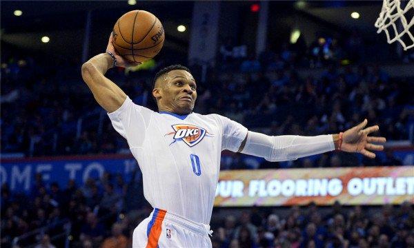 nba科比踢足球,科比是打篮球的还是踢足球的