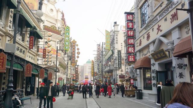 中原穿越时空夜游建业电影小镇,郑州建业电影小镇下午去游玩