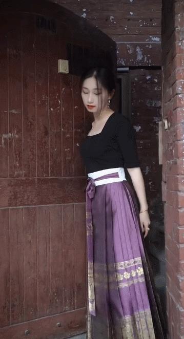 湖北95后女孩拍摄56个民族服饰,湖北女孩耗时247天拍摄56民族服饰