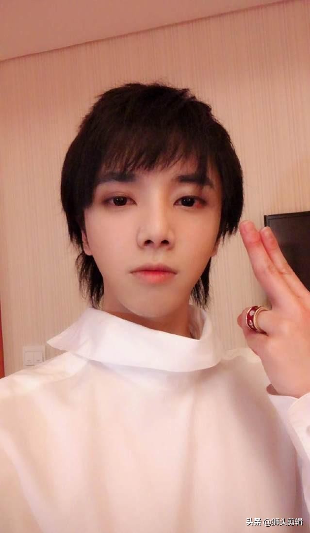 华晨宇出道时整过容吗,华晨宇从8岁到28岁的颜值变化