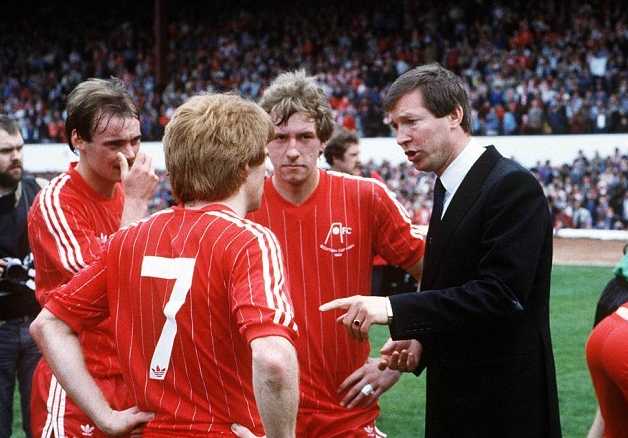 足坛历史伟大的中锋,足球主教练排行前十名有哪些