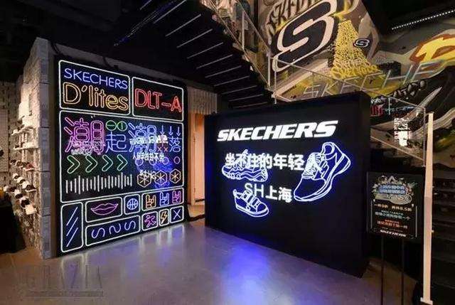 又一运动鞋“黑马”诞生：每天卖出52000双，从中国赚走上百亿！