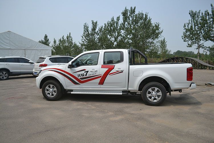 19款长城皮卡风骏7越野视频,中国生产的6驱皮卡