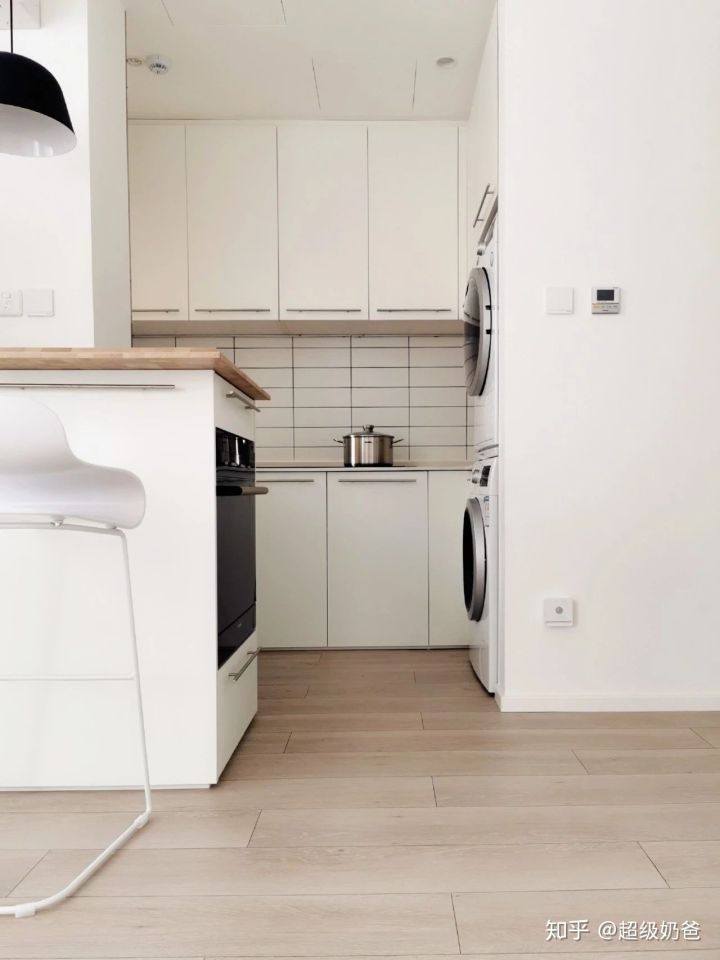 她买下40㎡自己住​，功能一个不少，却能住出100㎡的宽敞