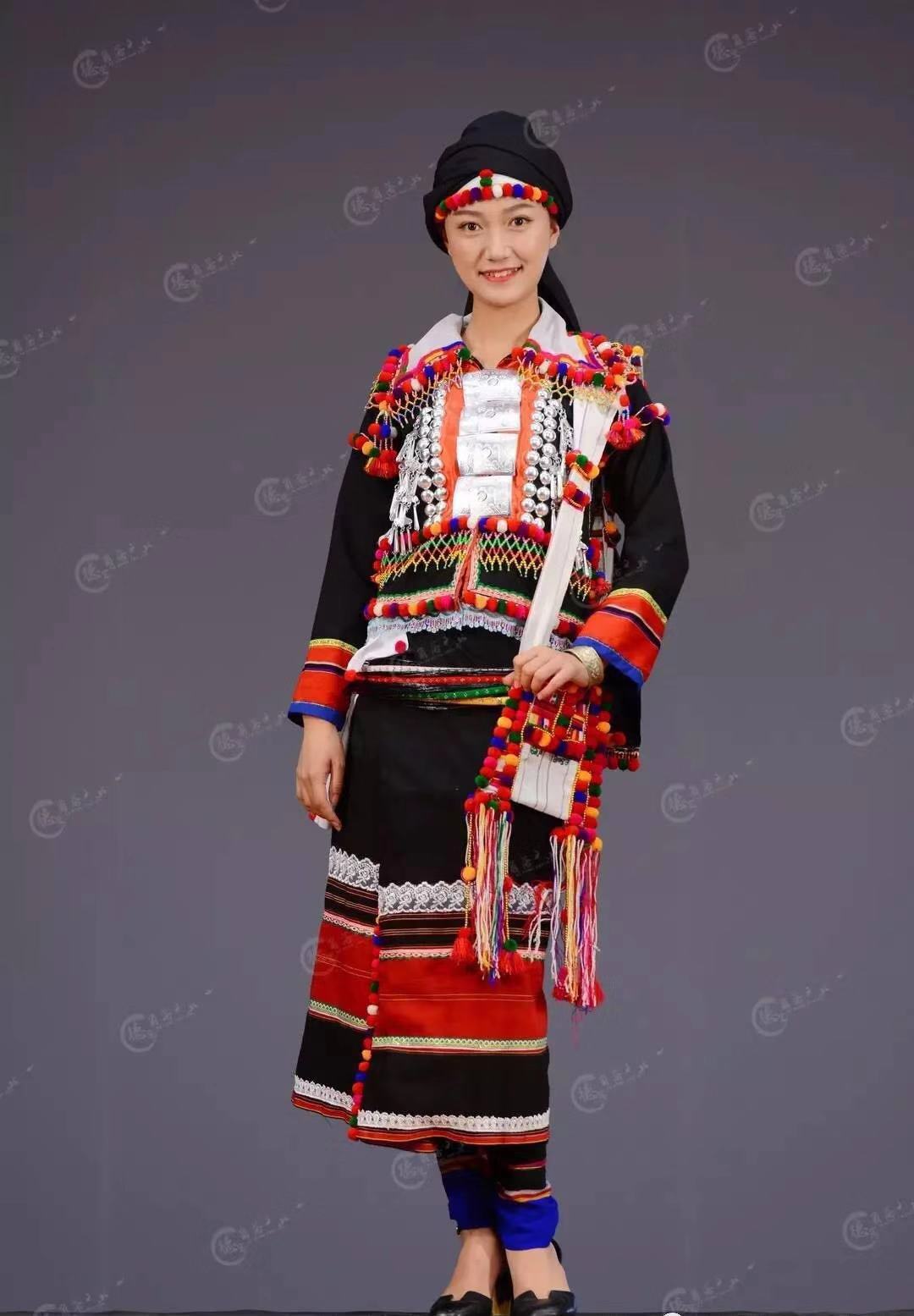 云南民族服饰批发市场昆明,云南民族服装批发一手货源