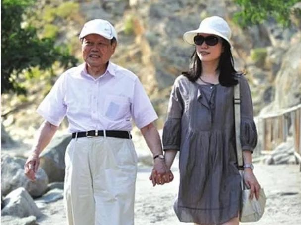 翁帆给杨振宁情书翻译,翁帆写给杨振宁的英文情书超感人