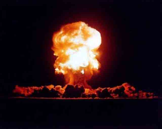 中国氢气弹爆炸威力有多大,中国白磷弹爆炸视频