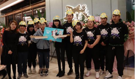 90斤女汉子狂撸571串？网友：李嘉嘉串串鲜是“真香”