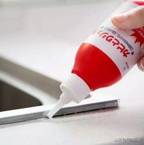 玻璃胶容易发霉用什么好,白色的玻璃胶发霉什么原因