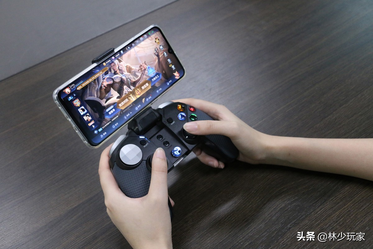 玩转《王者光荣》《跑跑卡丁车》，仁魔刀锋游戏手柄上手体验分享