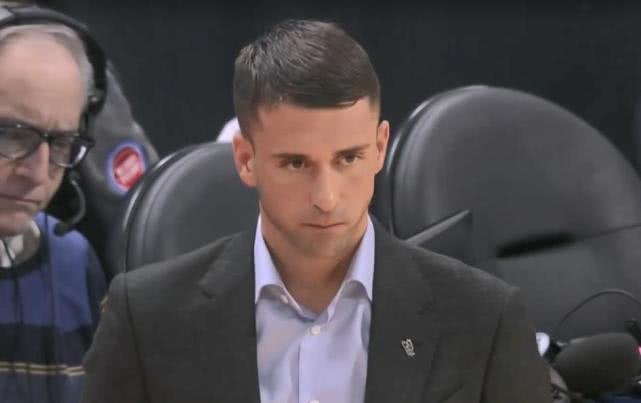 维金斯砍下26分13板是哪场,维金斯第一节8分钟6中5轰下14分