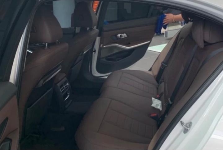 宝马320和a4l哪个宽,奥迪a4和宝马320哪个性价比高