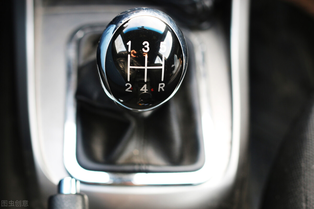 自动挡虽好但有4个致命性缺点,为啥很少有人再买手动挡车了