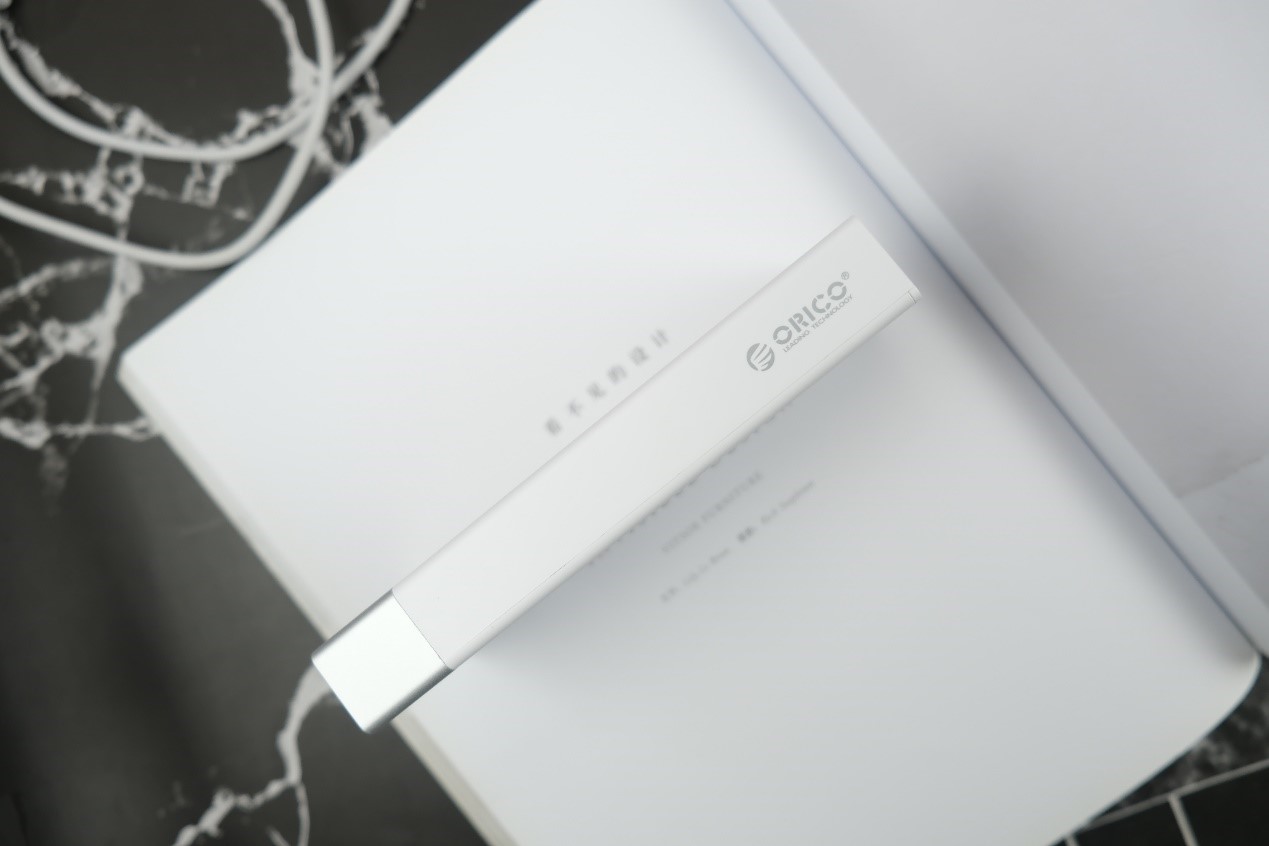 便携式电源用来充笔记本电脑,一款支持无线充电的移动电源