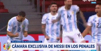 梅西第8次夺得金球奖全场起立,回忆梅西七次夺金球奖