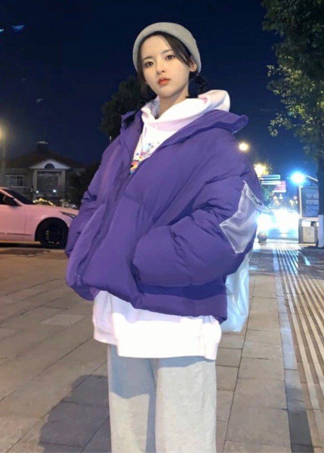 杨超越在韩媒生图下翻车了，娃娃裙穿出“孕妇装”效果，不忍直视