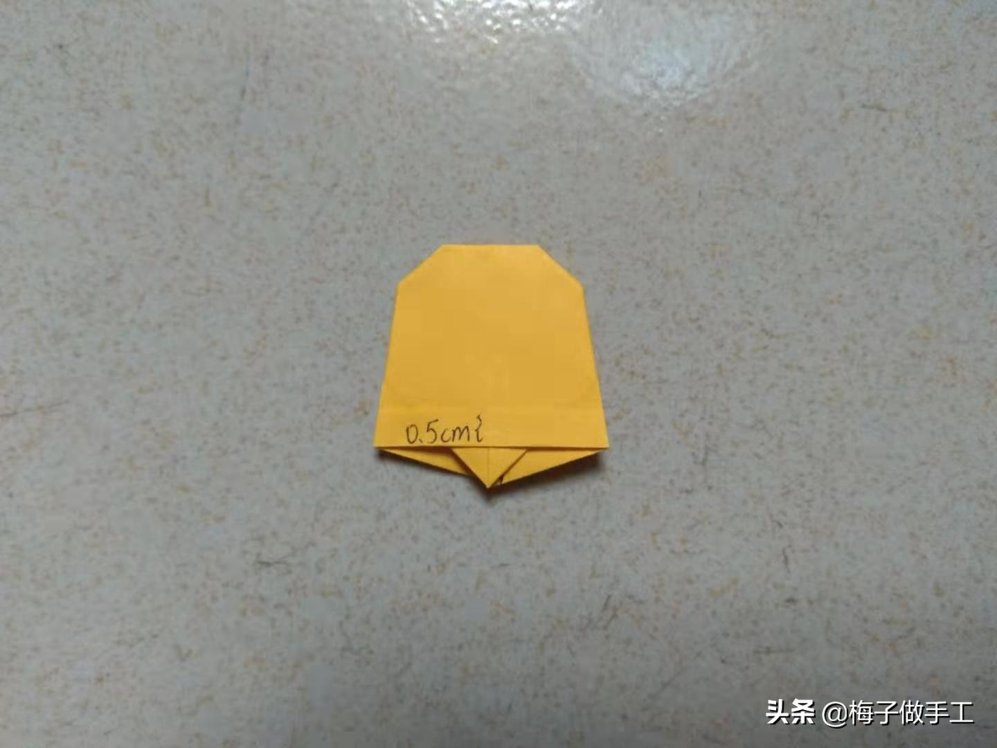 风铃折纸怎么折用做生日礼物,纸做圣诞节礼物圆筒是怎么折的