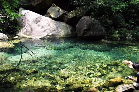 7月7日山间一潭水，悠游无夏日，狮子头莲花坑溯溪潜水开炉腐败