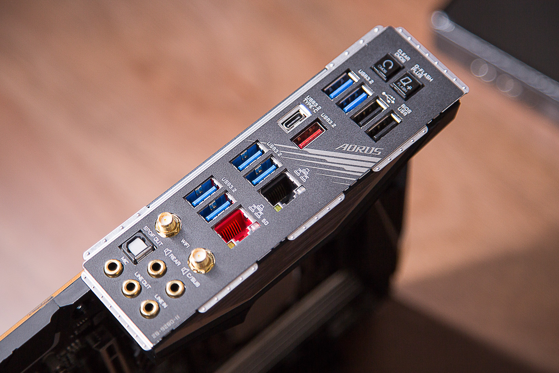 年末搭建一台X299的工作站主机应该怎么选配置？