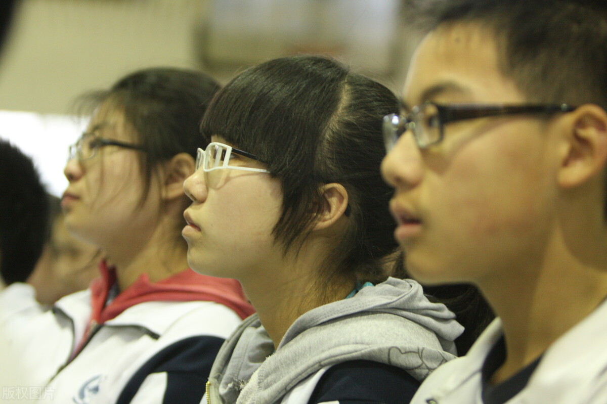 7亿中国人近视怎么护眼,为什么中国6亿近视眼戴眼镜的少