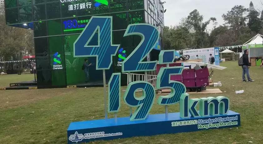 徐濠萦陈奕迅谁介绍的,徐濠萦年轻照片都演过什么电视剧