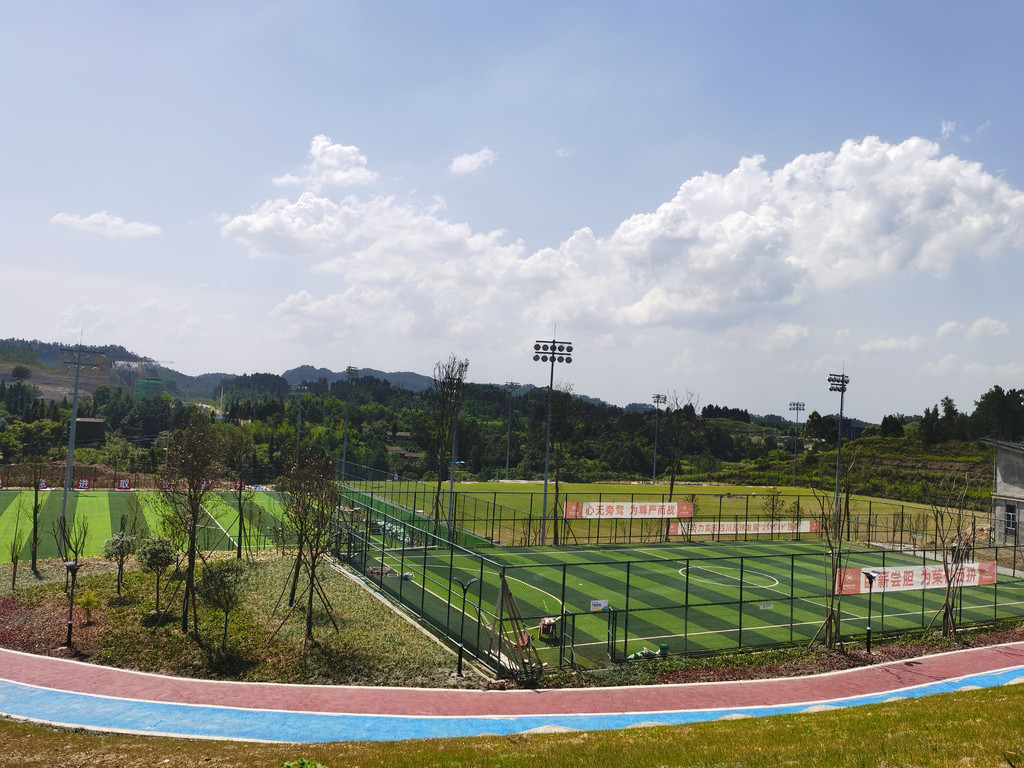 西南“钢铁侠”的文旅和科幻之旅百年川威从“重”变“轻”