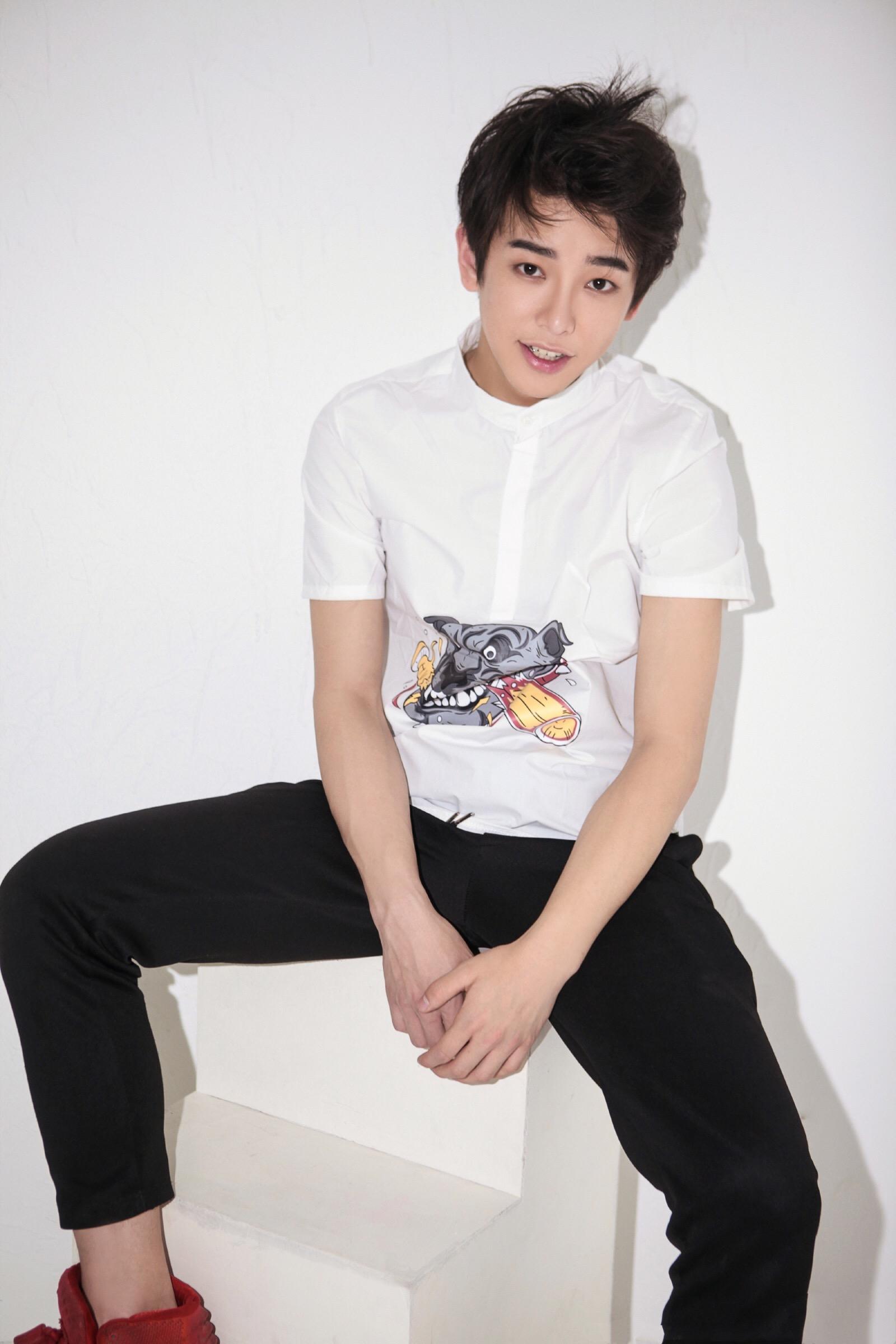 褰槺鐣呰皥鑷繁鐨勭悊鎯冲瀷濂冲弸,鐢风敓鐖变笂姣旇嚜宸卞ぇ鐨勫コ鐢熷江鏄辩晠