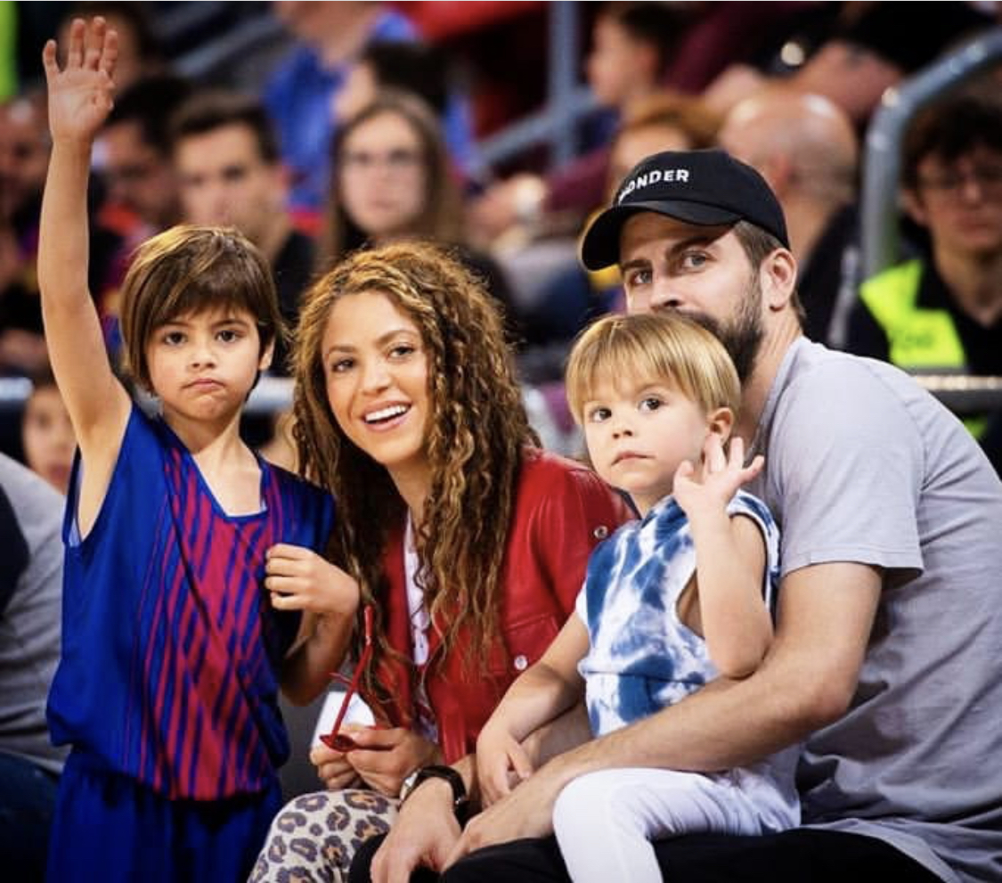 皮克现在在哪个球队踢球,皮克一共进了几个球