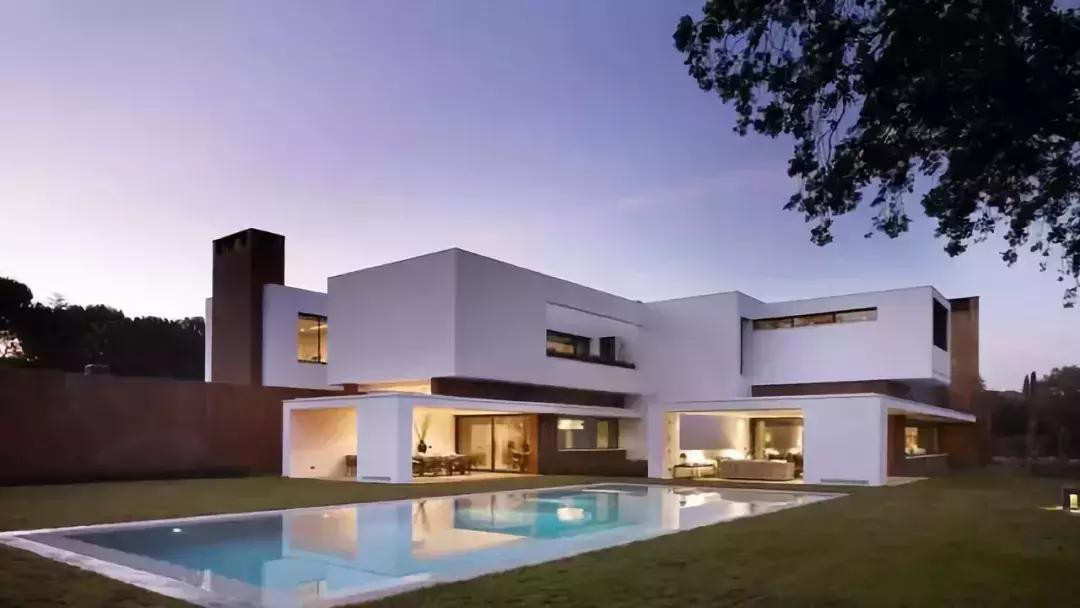 梅西和c罗谁豪宅最好,身价十亿的球星