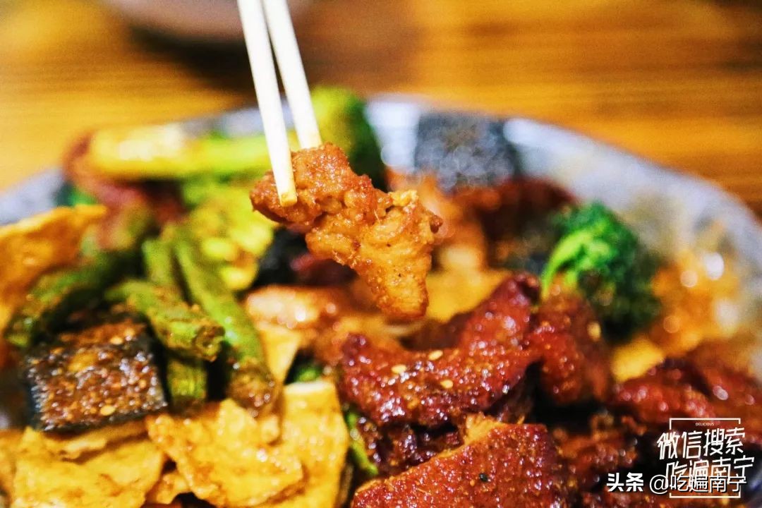 走错2次路，问了3个路人，终于找到偏僻小巷里的这家炸串店！