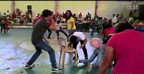 半裸、*舞艳**、排队与老板接吻……为了躲掉公司年会，我辞职了