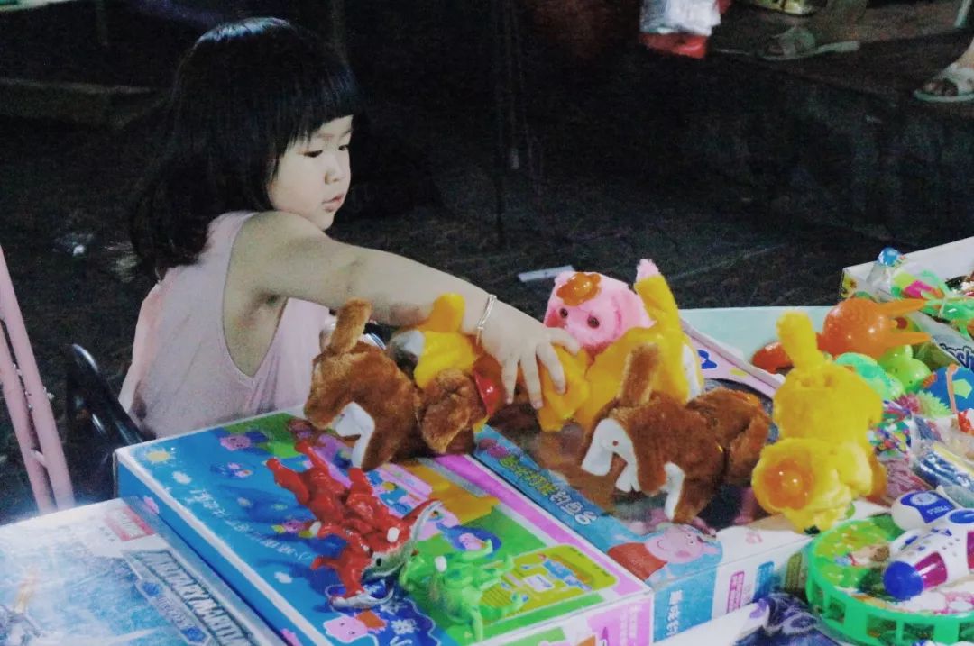 快看，这是魔幻字体的热闹江湖