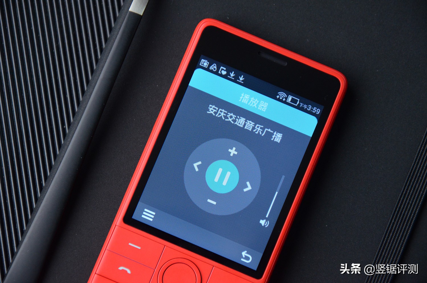 小米生态链智能功能机开箱,小米生态链功能机视频