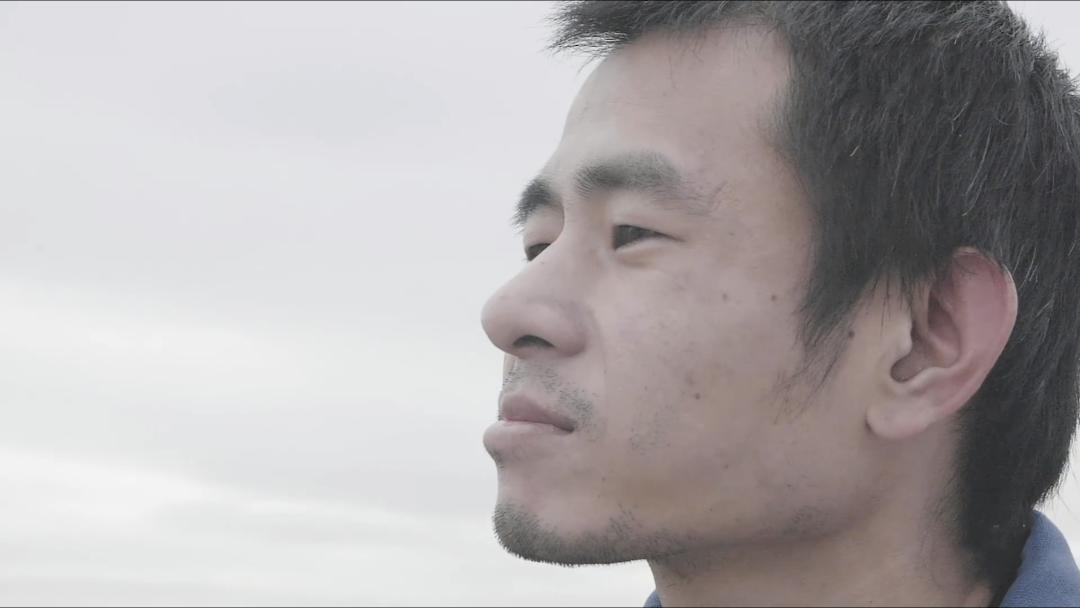 买了一套房子可一点也不高兴,买一套房子就花了几十万