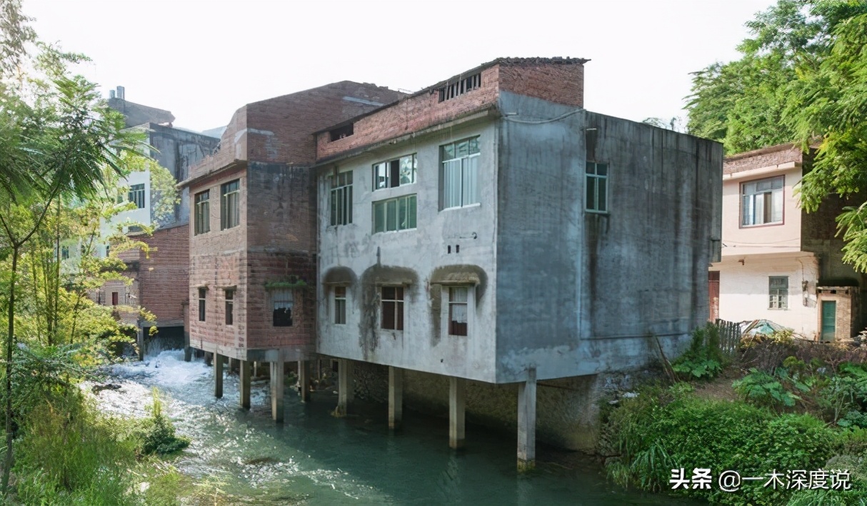 农村俗语“门前坟，房后水”，啥意思？古人房子选址的经验之谈