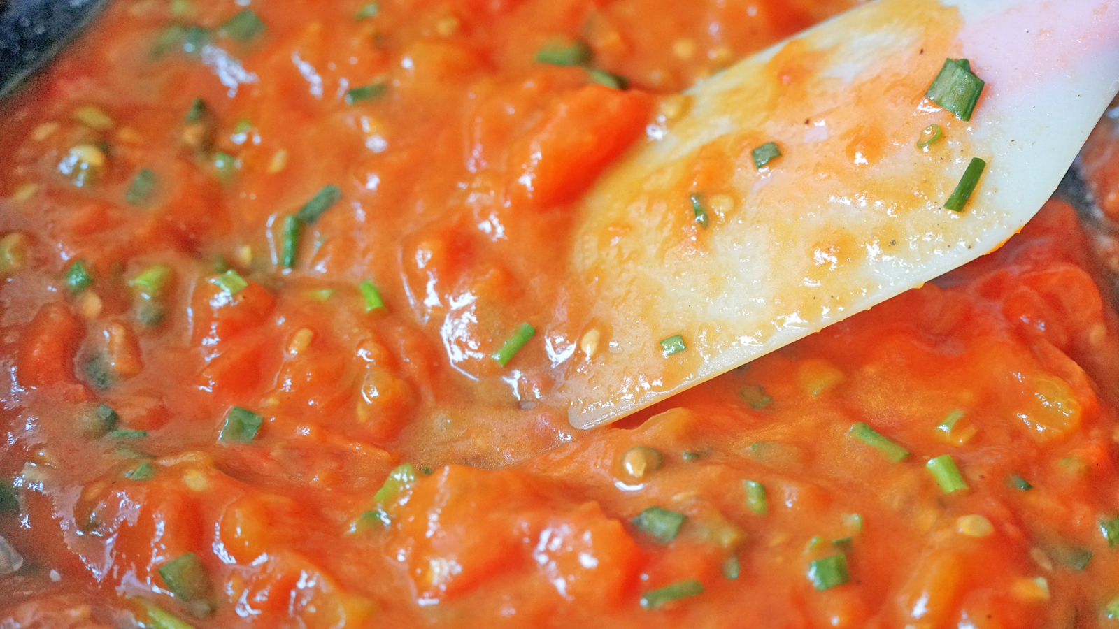 女人四十岁后多吃这三种食物,女人到30岁常吃6种食物可年轻