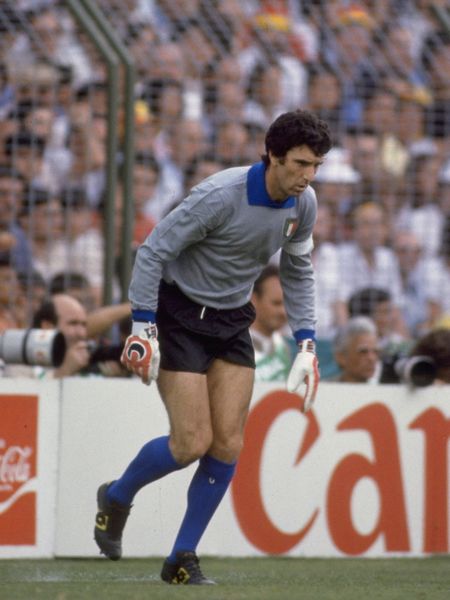 意大利左后卫打不过巴乔,1994世界杯决赛巴西vs意大利巴乔