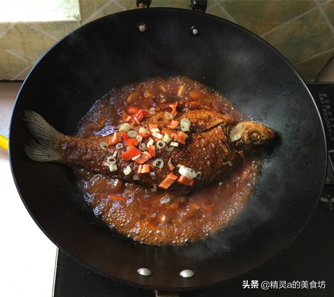 红烧鱼怎样做肉质细腻还入味,红烧鱼怎么才能让鱼皮不粘锅