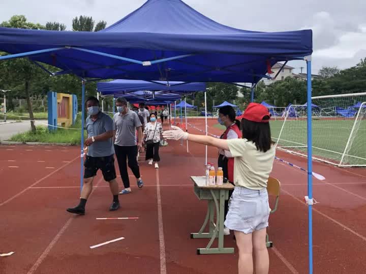 扬州这位“最帅快递校长”，为了志愿服务一路奔走……