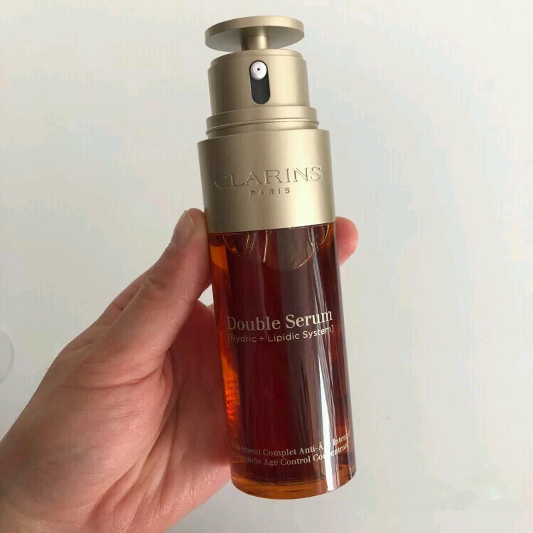 肌底精华和精华液哪个比较好,肌底精华液和精华水有什么区别