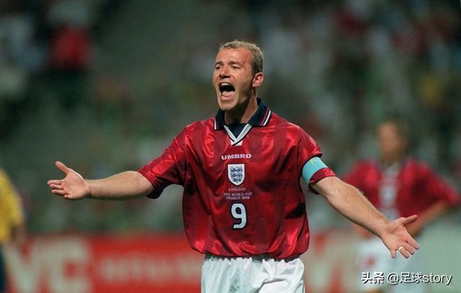 博比查尔顿见证鲁尼,鲍比查尔顿英格兰历史第一人