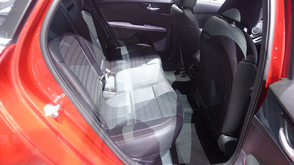 雪佛兰科沃兹和起亚k3哪个省油,17起亚k3和17年科沃兹哪个好