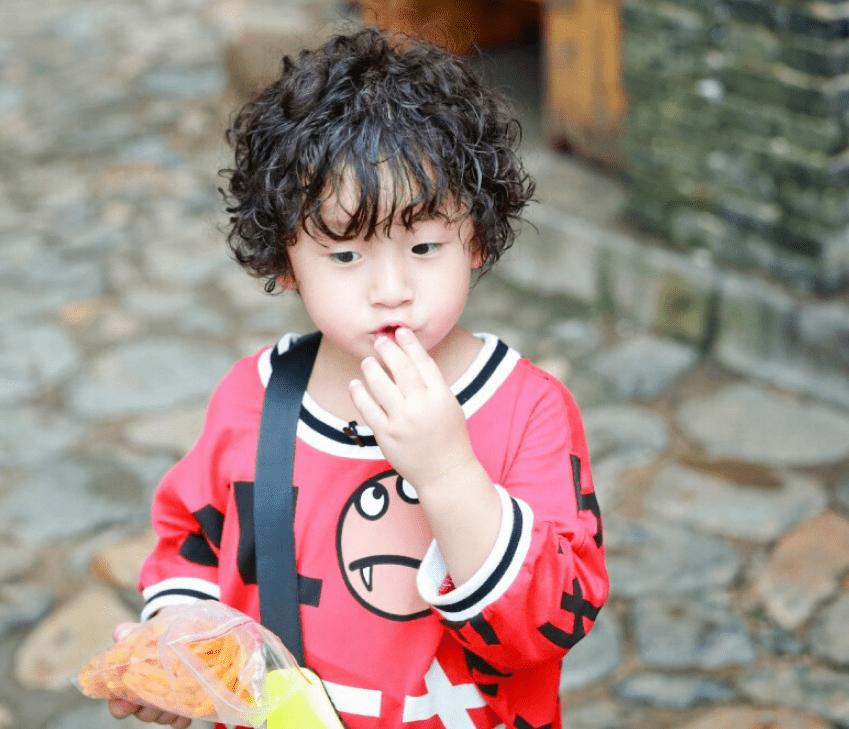 邹市明冉莹颖冬日机场照,邹市明冉莹颖恩爱瞬间